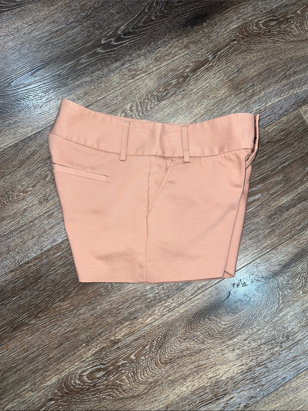 Alice + Olivia Cady Shorts In Rose Tan Classic - Picture 6 of 9